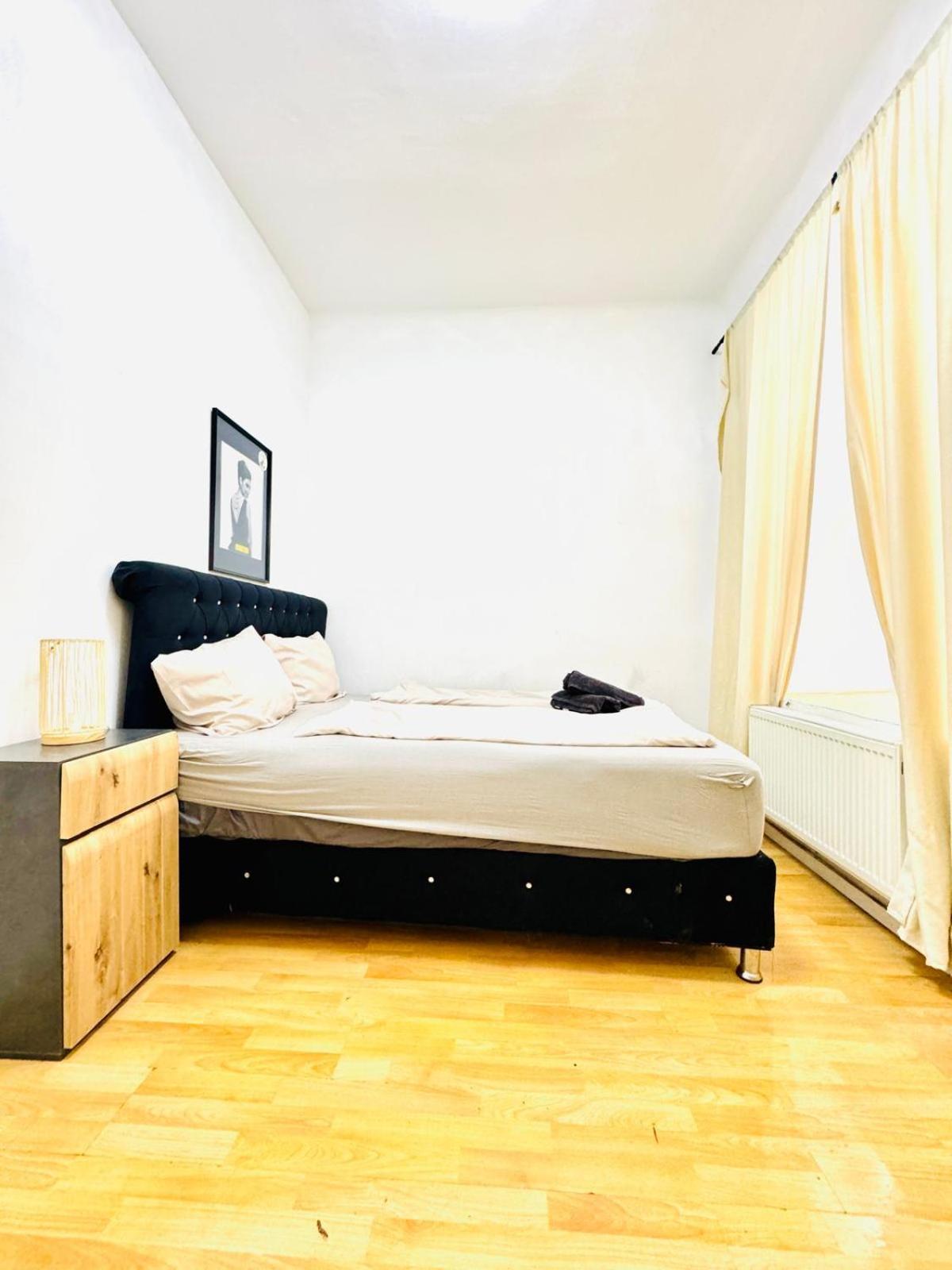 Comfy Rooms In A Shared Apt, 8Min To Rathausplatz Bécs Kültér fotó