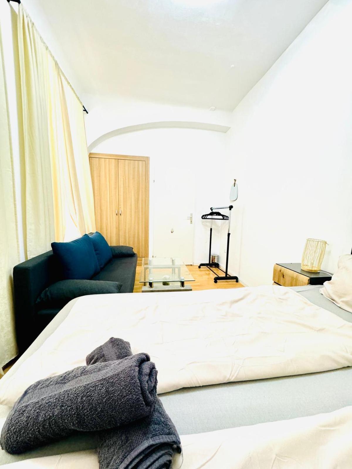 Comfy Rooms In A Shared Apt, 8Min To Rathausplatz Bécs Kültér fotó
