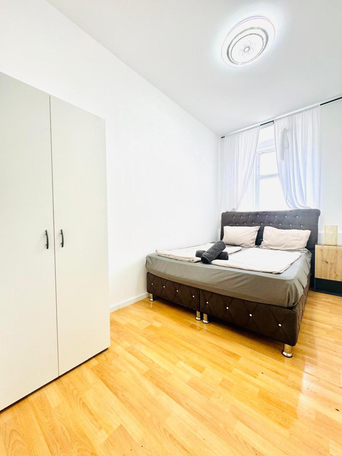 Comfy Rooms In A Shared Apt, 8Min To Rathausplatz Bécs Kültér fotó