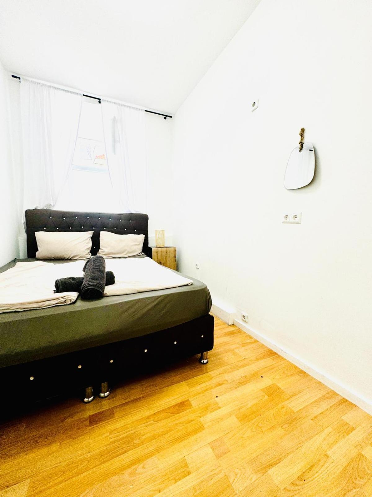 Comfy Rooms In A Shared Apt, 8Min To Rathausplatz Bécs Kültér fotó