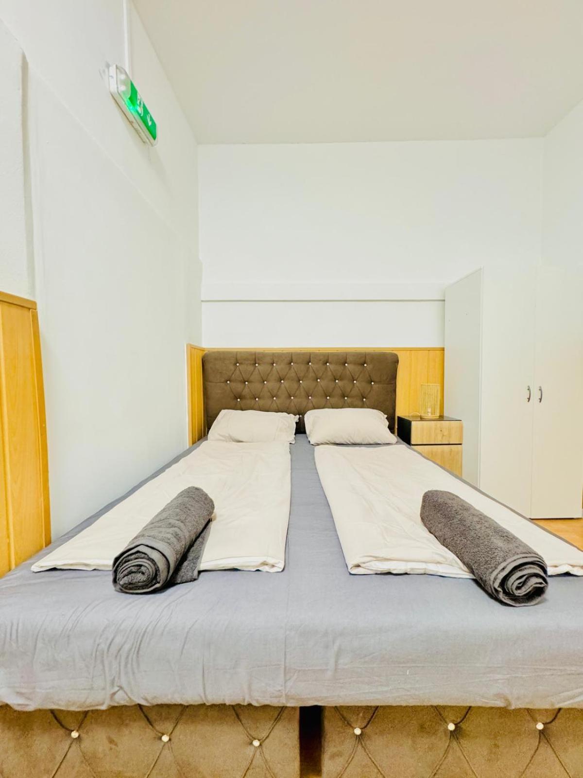 Comfy Rooms In A Shared Apt, 8Min To Rathausplatz Bécs Kültér fotó