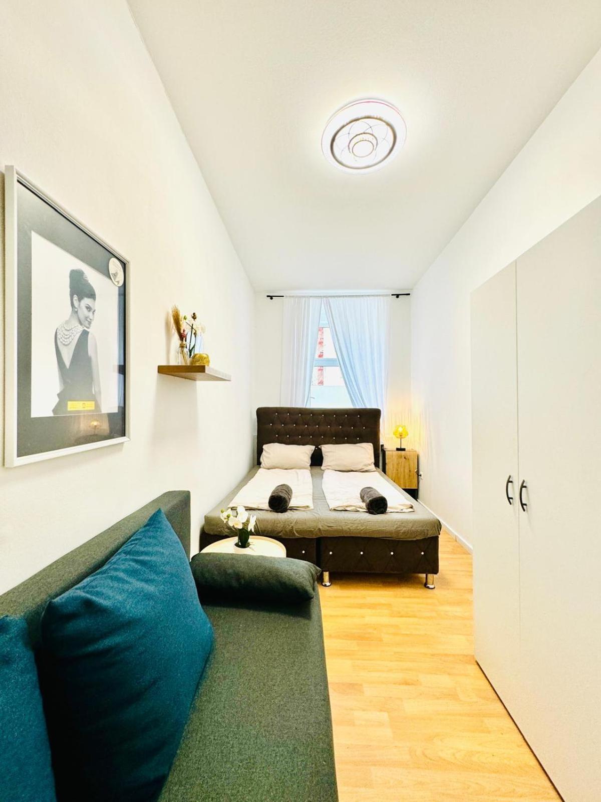 Comfy Rooms In A Shared Apt, 8Min To Rathausplatz Bécs Kültér fotó