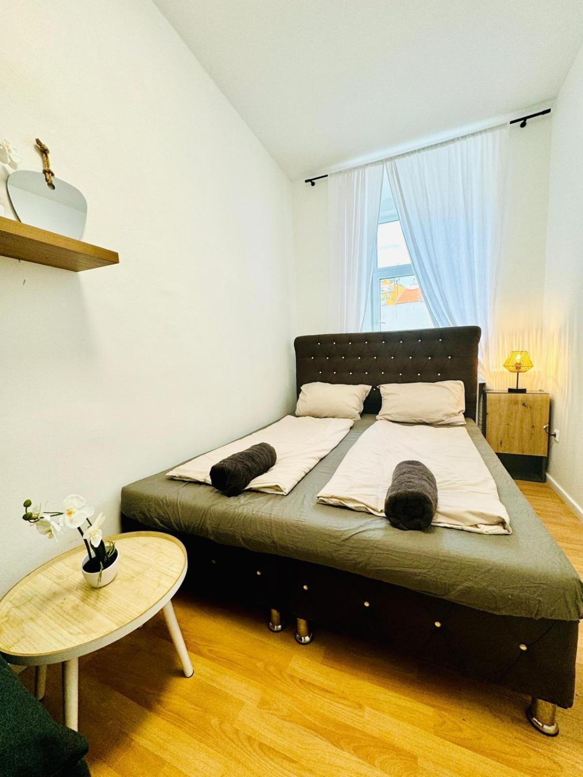 Comfy Rooms In A Shared Apt, 8Min To Rathausplatz Bécs Kültér fotó