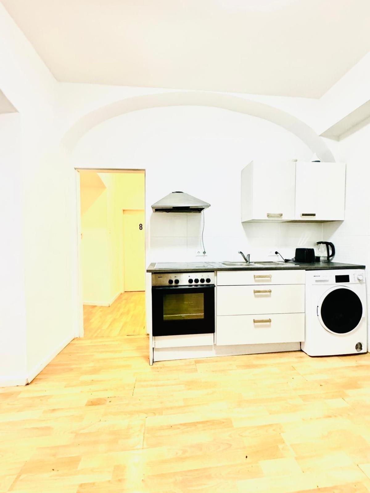 Comfy Rooms In A Shared Apt, 8Min To Rathausplatz Bécs Kültér fotó