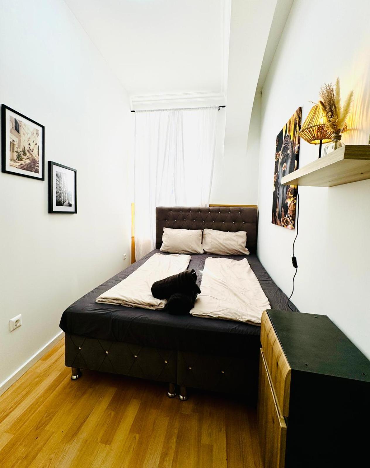 Comfy Rooms In A Shared Apt, 8Min To Rathausplatz Bécs Kültér fotó