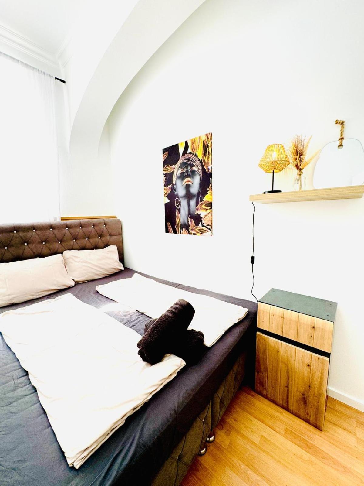 Comfy Rooms In A Shared Apt, 8Min To Rathausplatz Bécs Kültér fotó