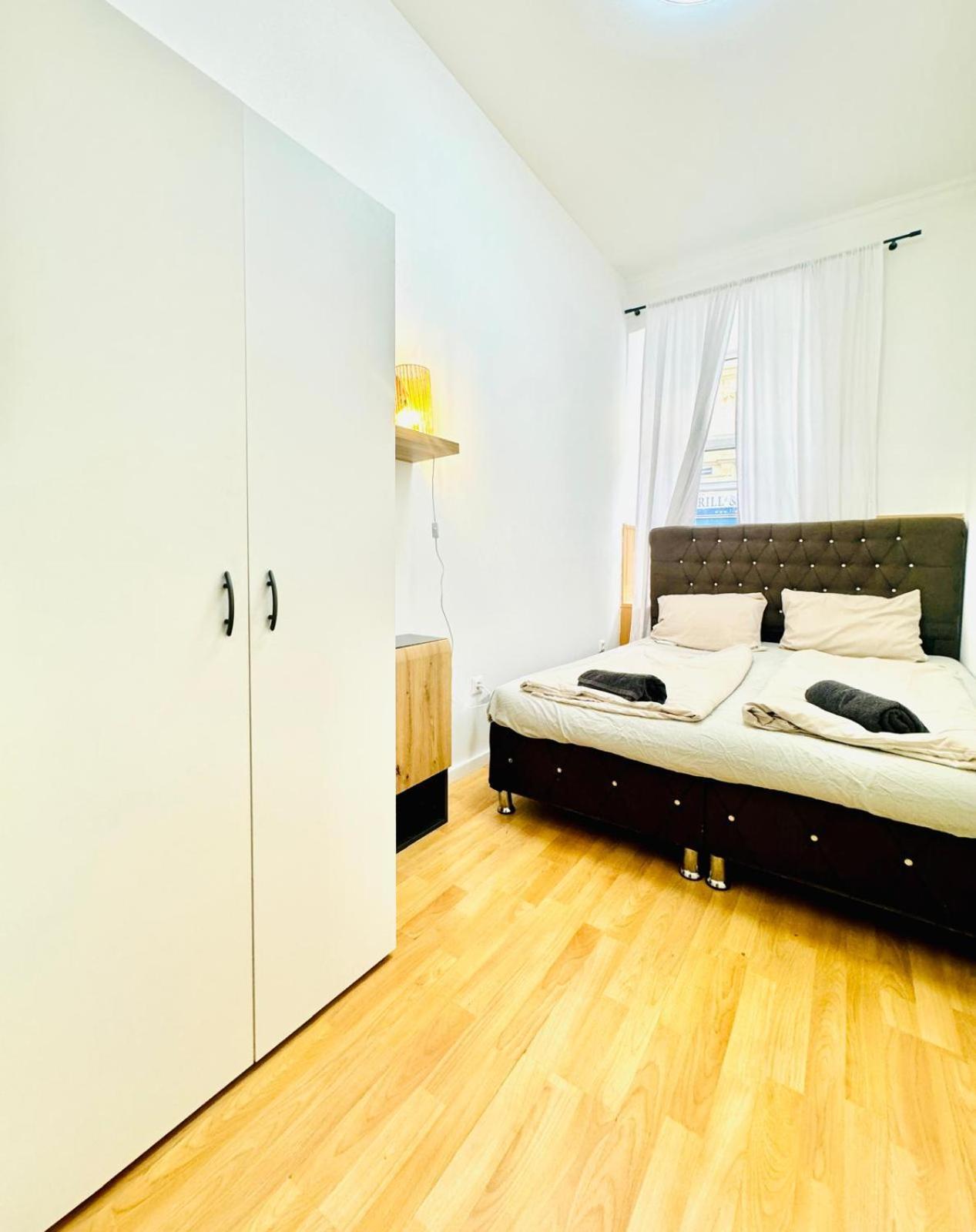 Comfy Rooms In A Shared Apt, 8Min To Rathausplatz Bécs Kültér fotó