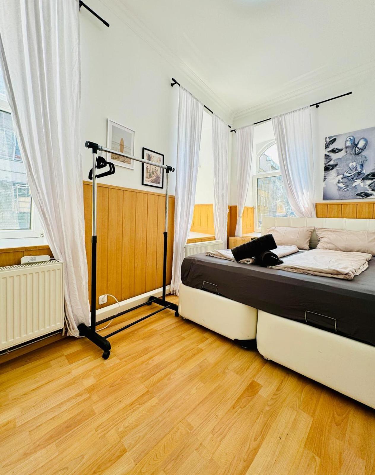 Comfy Rooms In A Shared Apt, 8Min To Rathausplatz Bécs Kültér fotó
