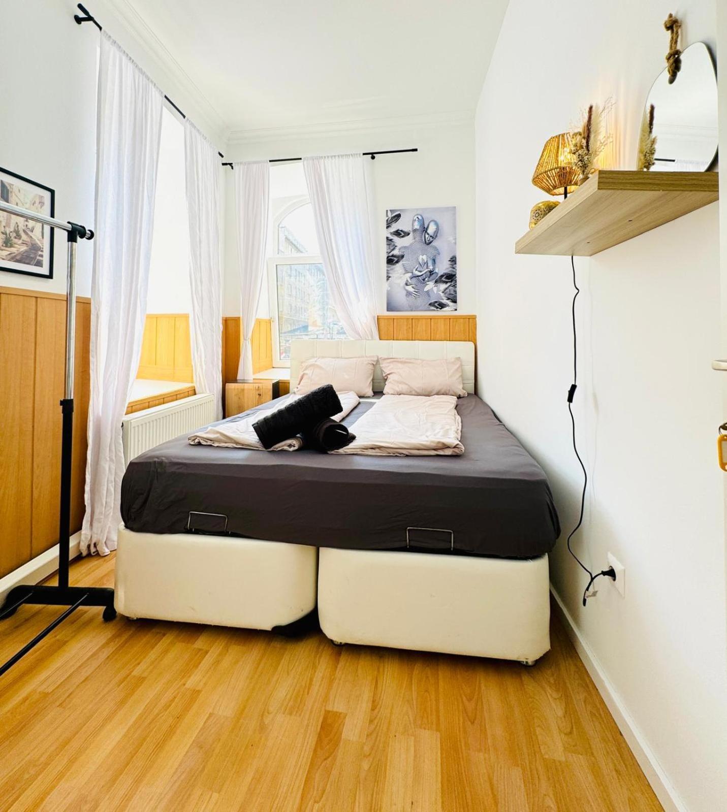 Comfy Rooms In A Shared Apt, 8Min To Rathausplatz Bécs Kültér fotó