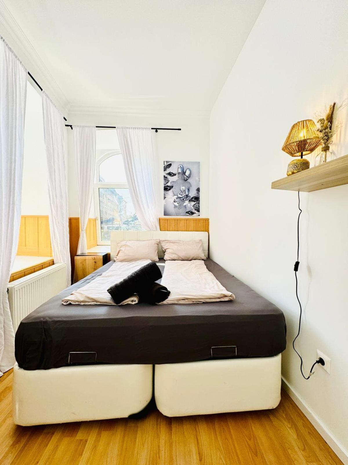 Comfy Rooms In A Shared Apt, 8Min To Rathausplatz Bécs Kültér fotó